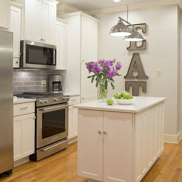 White Kitchen in Benjamin Moore's "Simply White"