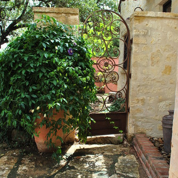 Hacienda on Seco Creek