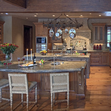 Traditional Kitchen Cabinets