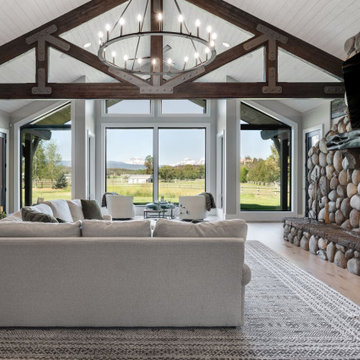 Modern Central Oregon Lodge Home