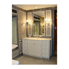 Middle Bathroom