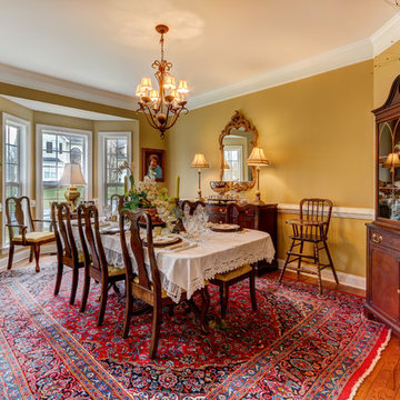 Traditional Dining Room