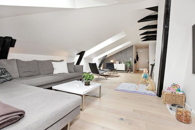 Design ideas for a scandinavian home design in Esbjerg.