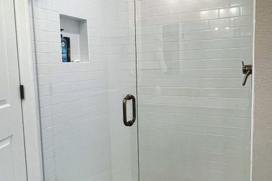 Example of a trendy bathroom design
