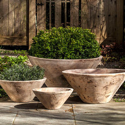 Brasilia Planter - Outdoor Decor