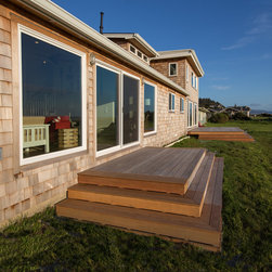Mazanita Beach House - Deck Tiles And Planks