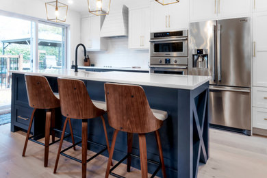 Inspiration for a kitchen remodel in Montreal