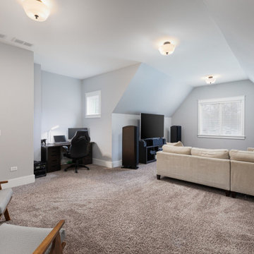 Craftsman Farmhouse Bonus Room