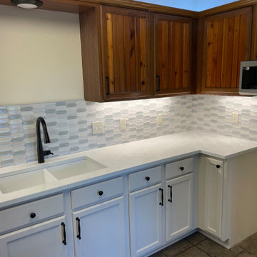 KITCHEN BACKSPLASH - Grey / White / Beige Picket Tile