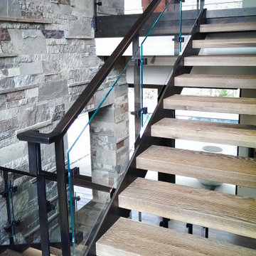 Freestanding stairs with Glass Railings