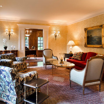 Class traditional living room