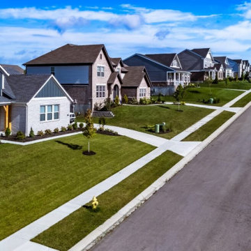 Cincinnati: Reserve at Deer Run Exterior and Neighborhood
