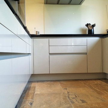 Handleless Gloss Kitchen - Skipton