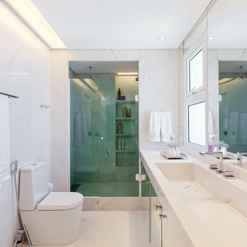 Bathroom by Zezinho e Turibio