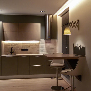 Kleine Küchen mit Rückwand aus Backstein Ideen, Design & Bilder - Juli