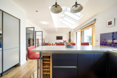 Contemporary kitchen in Glasgow.