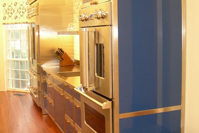 Transitional kitchen photo in DC Metro