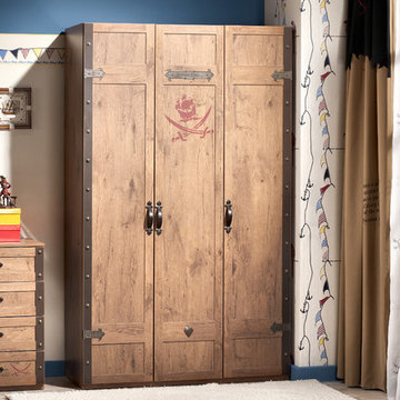 Pirate ship bedroom