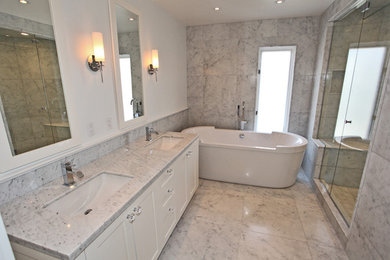 Example of a trendy bathroom design in Toronto