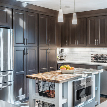 Chef's Kitchens - 90's Contemporary