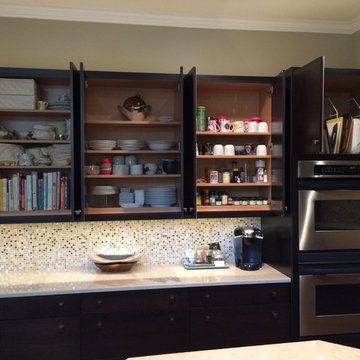 All Adjustable Shelves and Tray Dividers Provide Excellent Storage