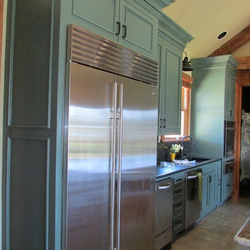 Farm House with Rustic Industrial Style