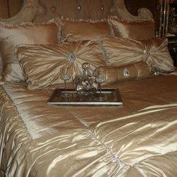 Custom Bedding by Maybritt 0082013 - Bedding