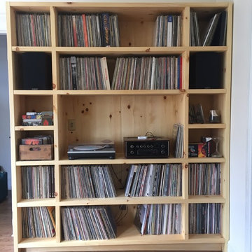 Record cabinet