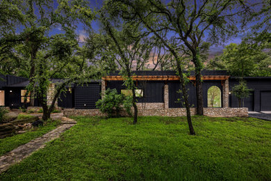 Exterior home idea in Austin