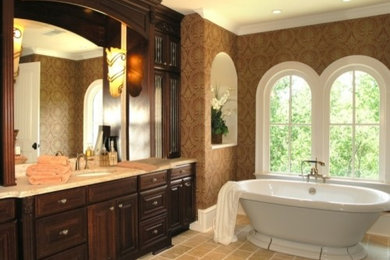 Elegant bathroom photo in Sacramento