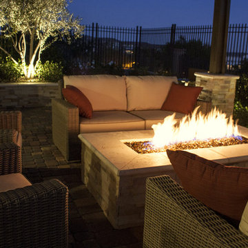 OUTDOOR LIVING