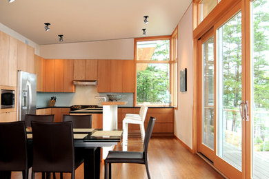 Example of a trendy kitchen design in Atlanta