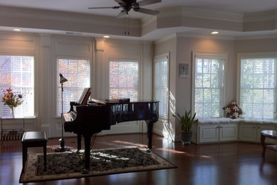 Inspiration for a timeless basement remodel in Atlanta