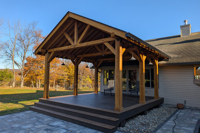 Home design - rustic home design idea in New York