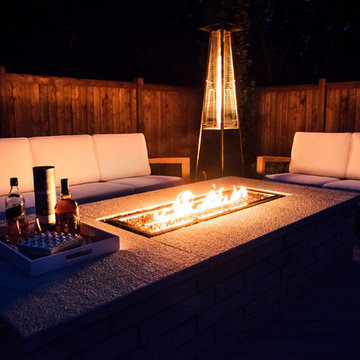 Contemporary backyard in Beaconsfield