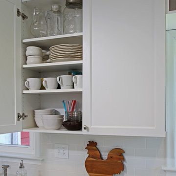 Clean and Creative Kitchen to Brighten Your Day