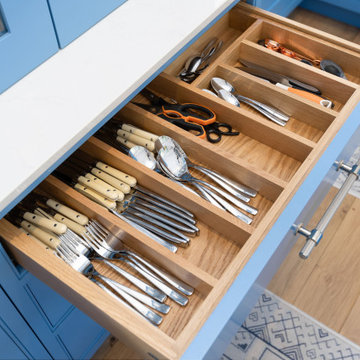 Italian-Inspired In-Frame Shaker Kitchen