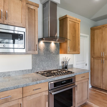 837 W 35th Pl