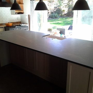 Pietra Cardosa Kitchen