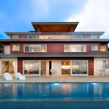 Perched on Hawaii Loa Ridge