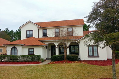Example of a classic exterior home design in Jacksonville