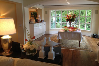 Dining room - traditional dining room idea in Seattle