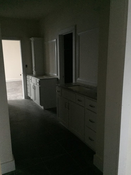 Bathroom Without Backsplash??