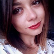 Julia Modaneses foto