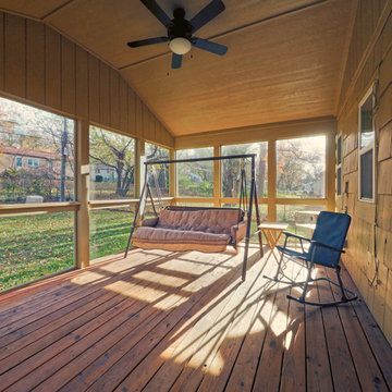 Screened in porch in Kansas City Mo