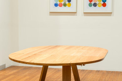 Round Extension table