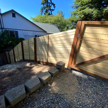 Durable horizontal cedar fence