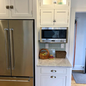 Craftsman Style White Dura Supreme Inset Doors Arabe Scato Vento Marble