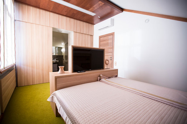 Современный Спальня by Студия дизайна и архитектуры LusiSarkis