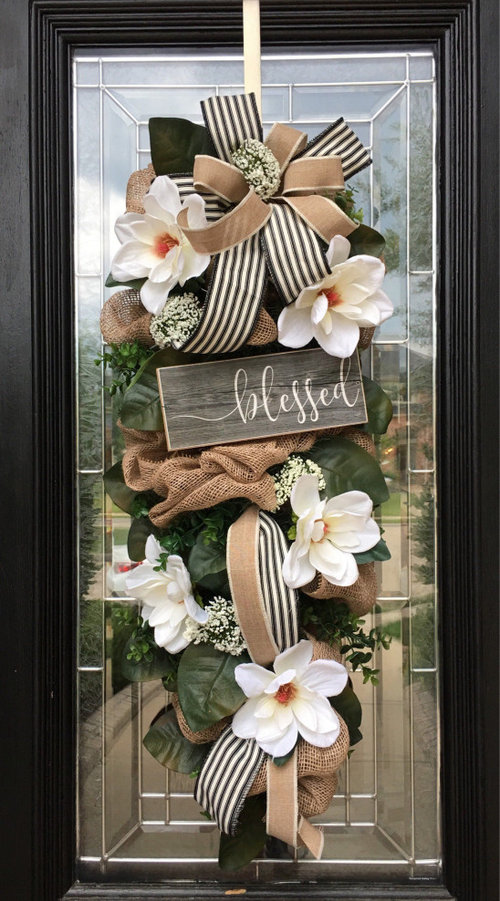 12 Ideas for What should hang on the front door